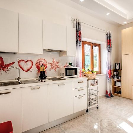 Apartament Casa Lolla, Red Rose In The Heart Of Półwysep Sorrentyński Zewnętrze zdjęcie