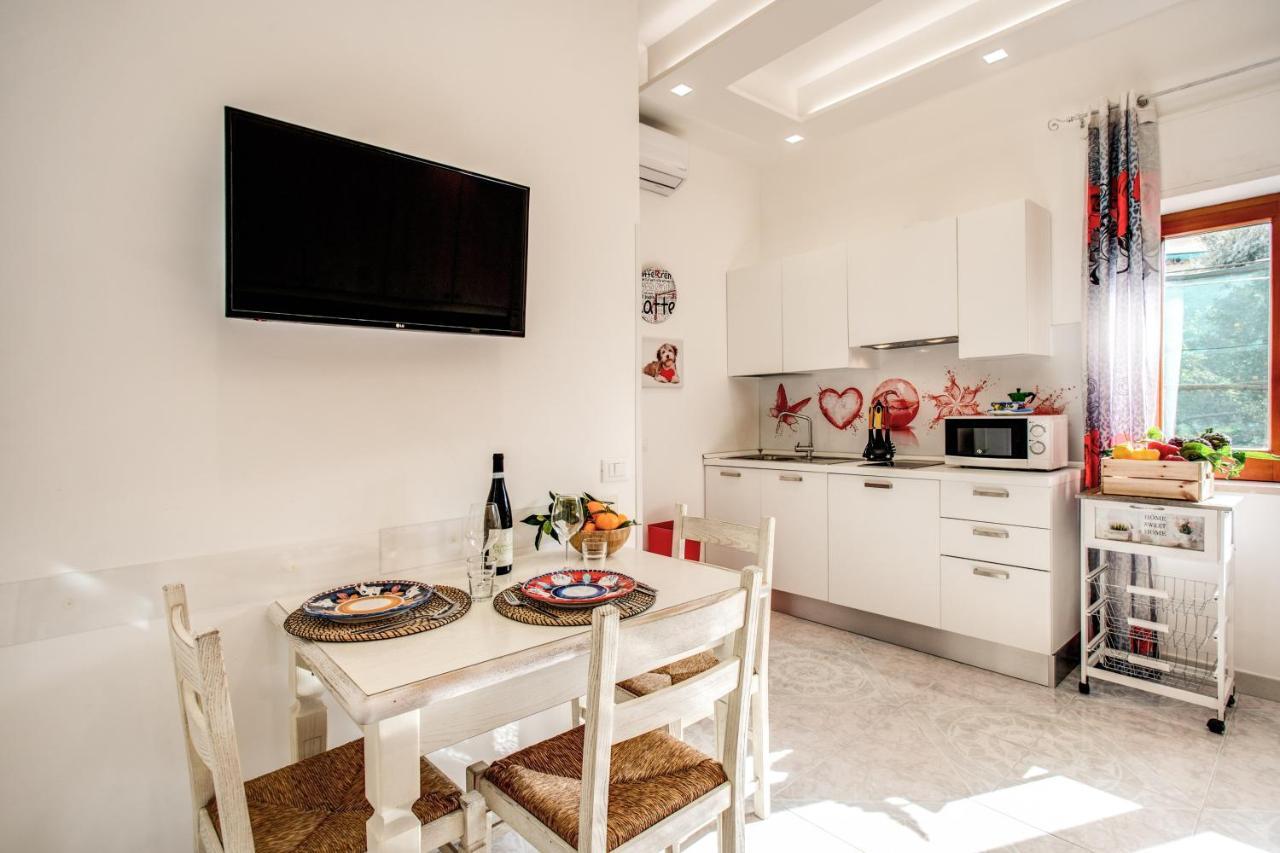 Apartament Casa Lolla, Red Rose In The Heart Of Półwysep Sorrentyński Zewnętrze zdjęcie