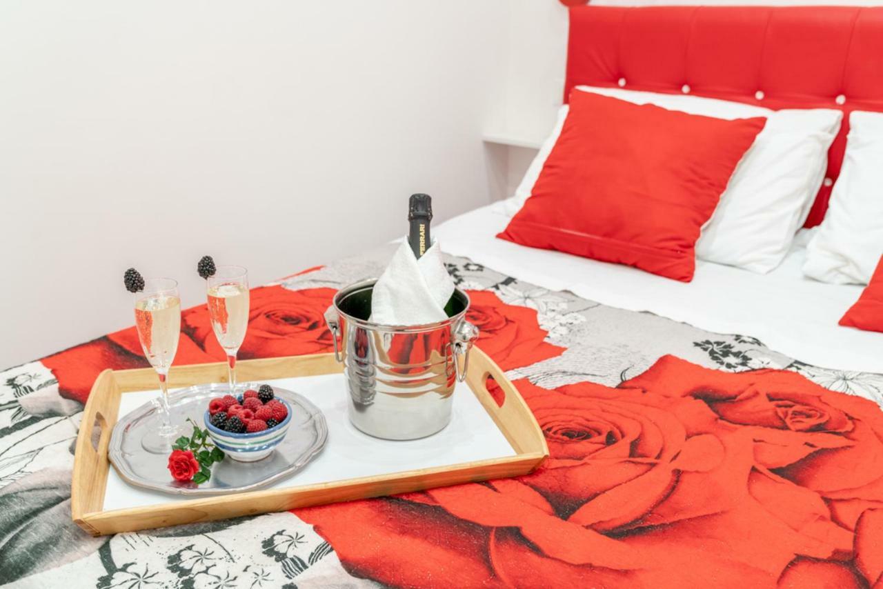 Apartament Casa Lolla, Red Rose In The Heart Of Półwysep Sorrentyński Zewnętrze zdjęcie